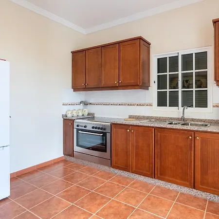 Sunnyside Villa *