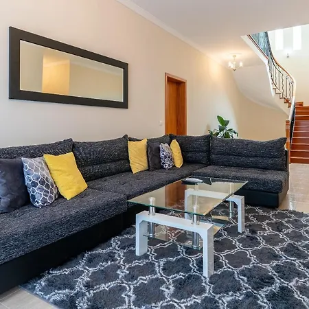 Sunnyside Villa